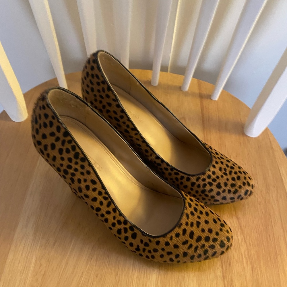 Banana Republic Size 8 Leopard Cheetah Print Genuine Calf Hair Wedge Heel Shoes